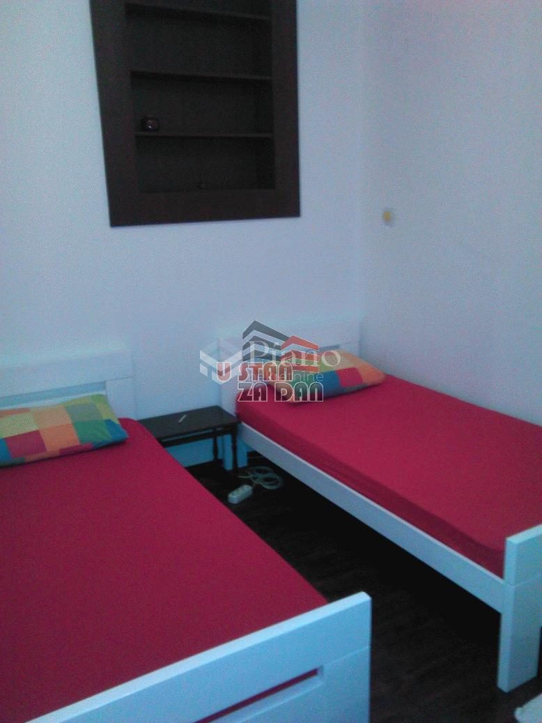 Manji namješten jednosoban stan u Momišićima